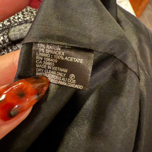 Tahari Arthur S Levine Black White Sheath Dress Pockets 8 Office Career Elegant - Picture 6 of 8